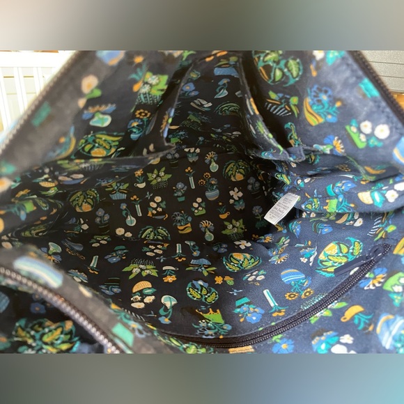 Vera Bradley Dreamer Paisley bucket bag - Picture 5 of 6